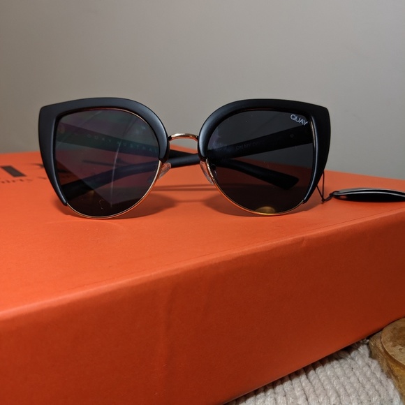 Quay Australia Accessories - Quay x Desi Perkins 🧿 Black cat eye sunglasses